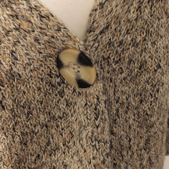 SO Sweater. 334 - Picture 5 of 6